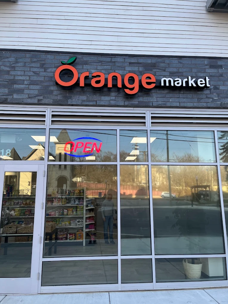 Orange Market on Broadway